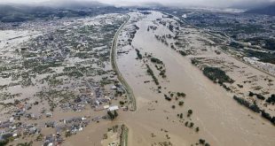Mưa xối xả đã khiến các con sông tràn vào những khu vực rộng lớn. (Nguồn: Reuters)